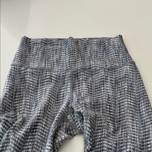 lululemon athletica High-Waist Printed Leggings in Gray and White